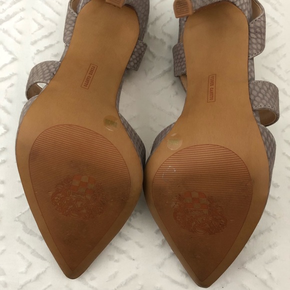Vince Camuto Gray Heels SZ 8 - Picture 3 of 3